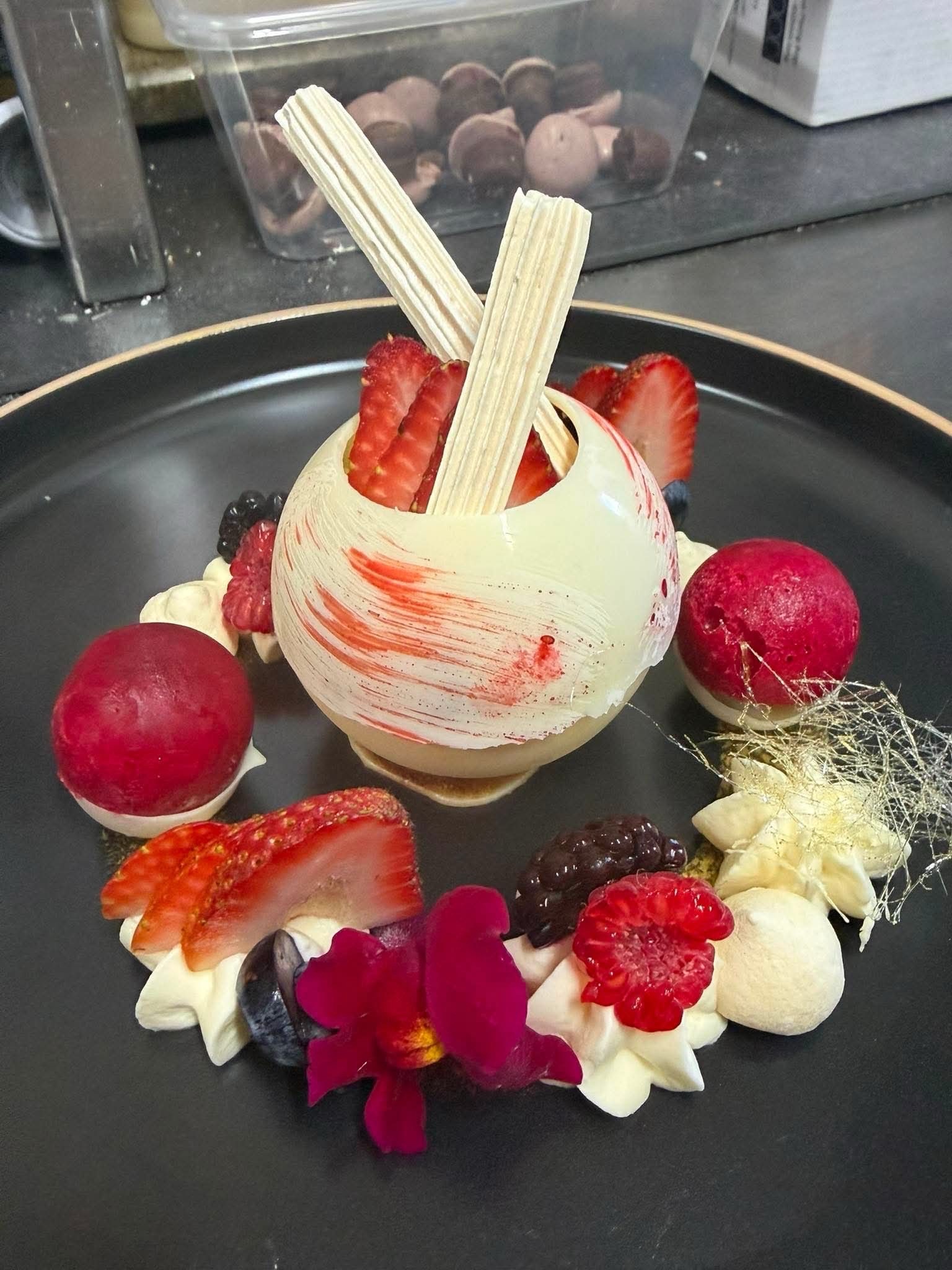 Your go-to spot for dinner, drinks + dessert tonight! Weāre open from 6pm, so comeā¦